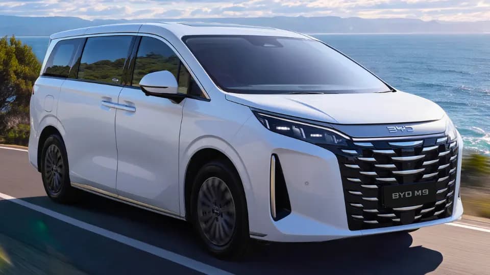 BYD M9