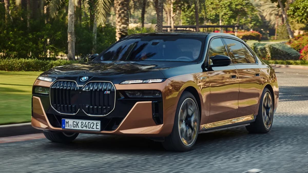 BMW i7