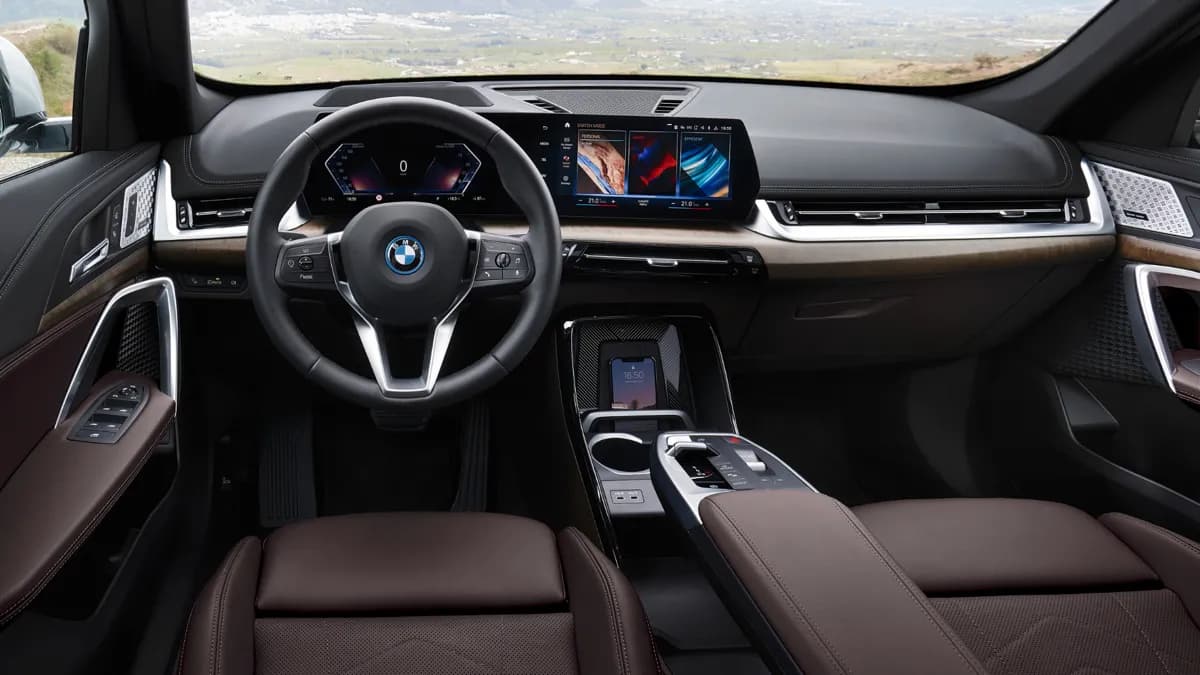 BMW iX1