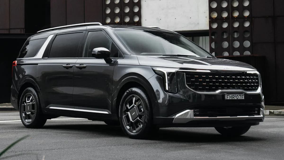 Kia-Carnival-0