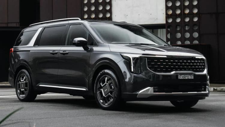 Kia-Carnival-0