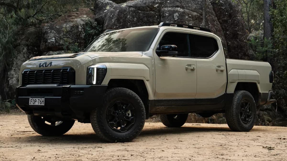 Kia-Tasman-12
