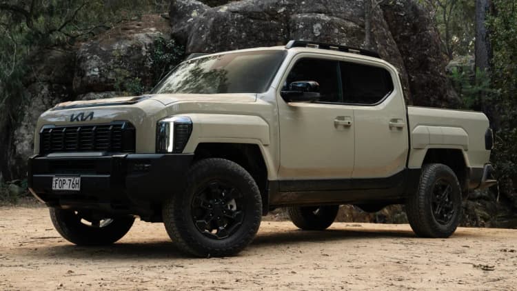 Kia-Tasman-12