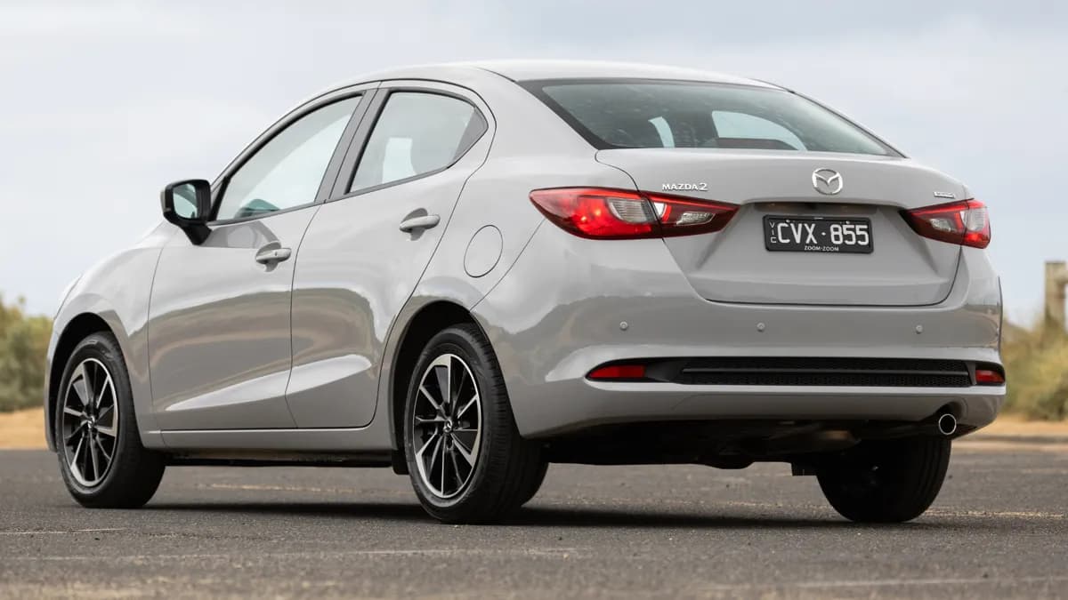 Mazda 2 Sedan
