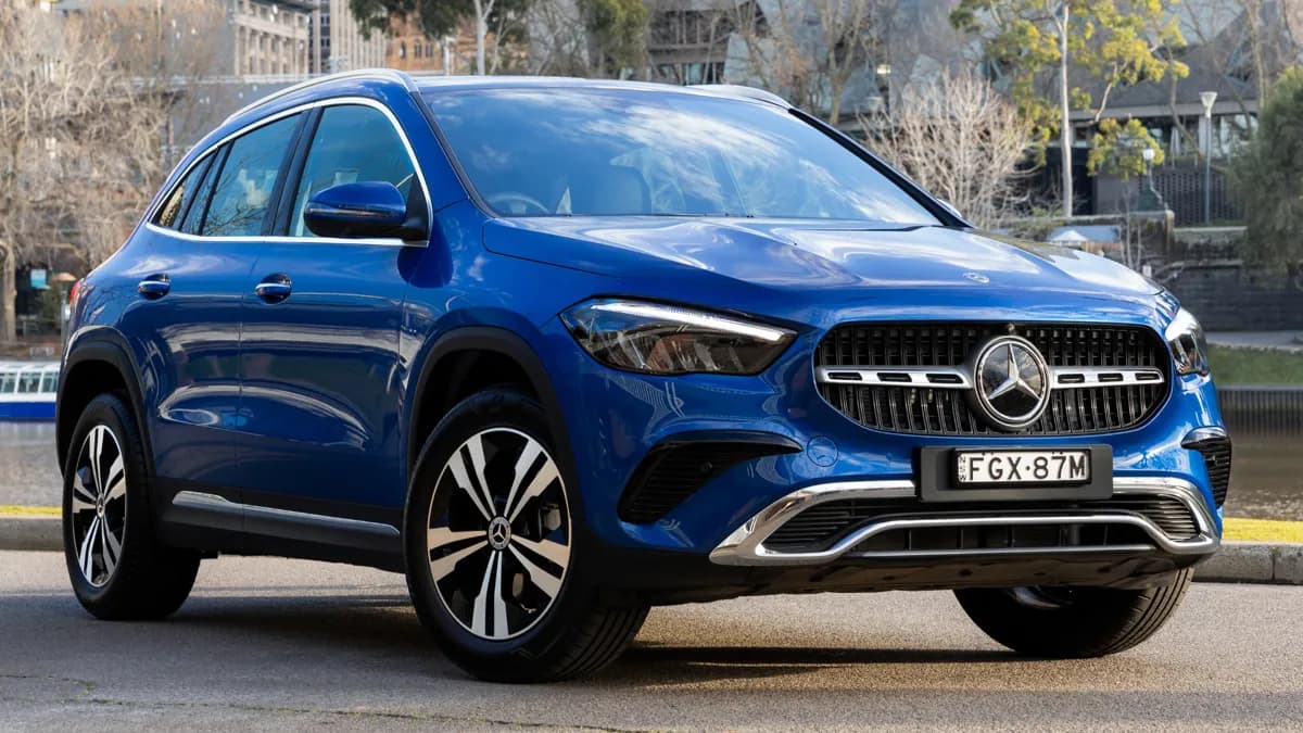 Mercedes-Benz-GLA SUV-15