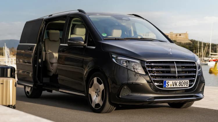 Mercedes-Benz-V-Class-26