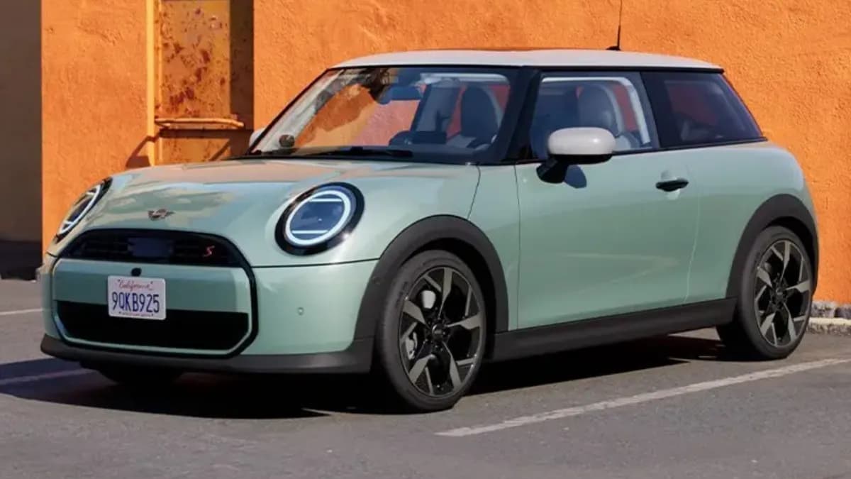 Mini-Cooper 3 Door-2