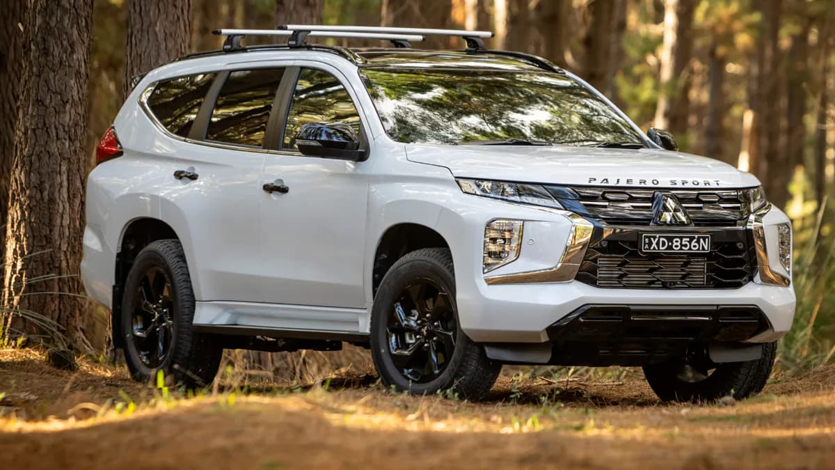 Mitsubishi-Pajero Sport-3