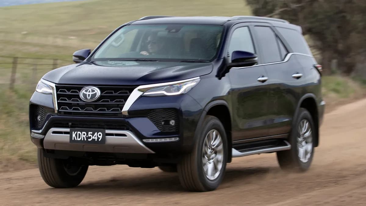 Toyota-Fortuner-6