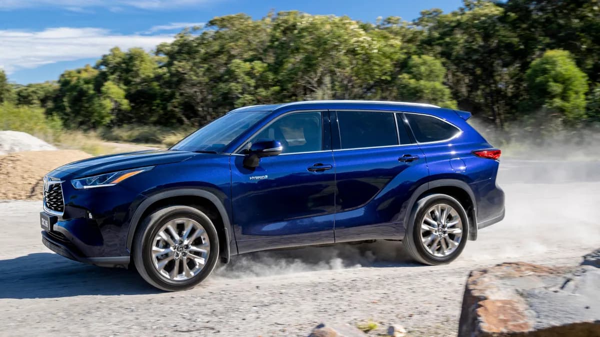 Toyota-Kluger-12