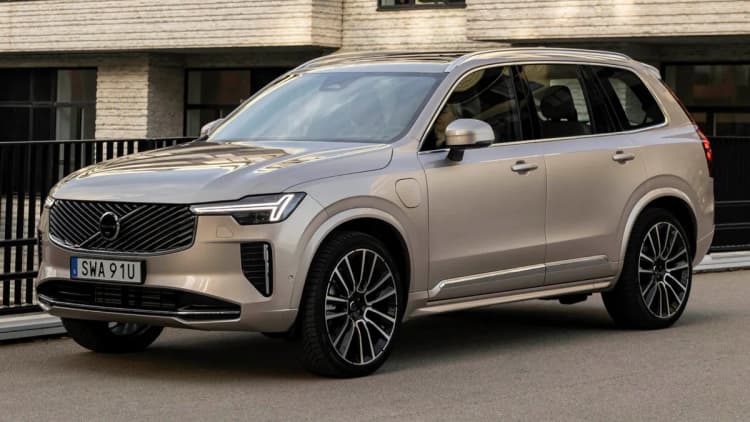 Volvo-XC90-6